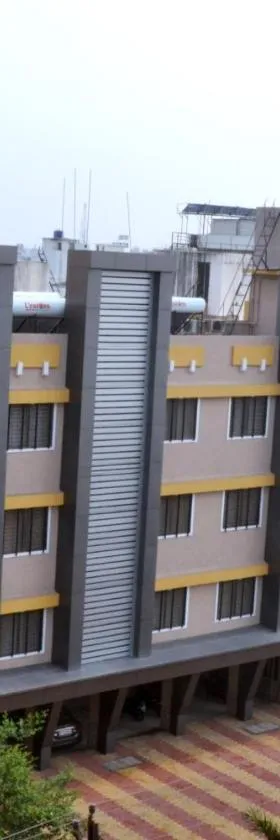 Hotel Yogiraj，位于舍地的酒店