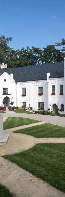 Zámek Kvasetice，位于哈夫利奇库夫布罗德的酒店