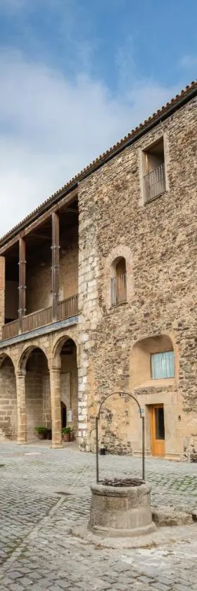 Hotel Puente de Alconétar，位于加洛维拉斯的酒店