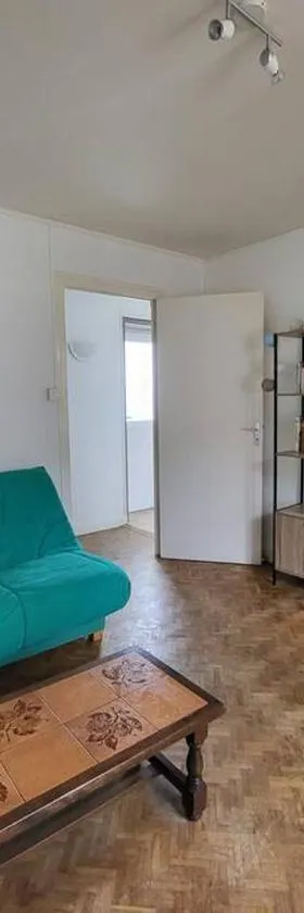 La libellule Pelaude Appartement 4-6 personnes avec terrasse，位于Eymoutiers的酒店