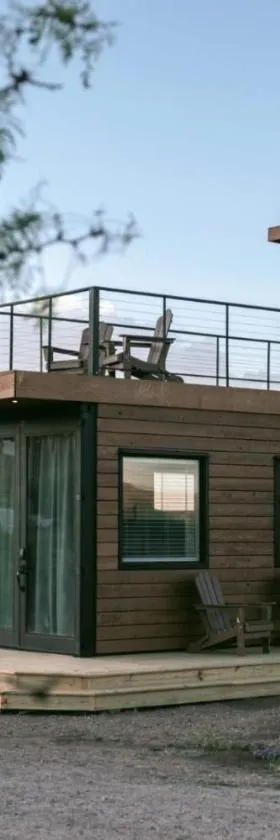 Somewhere in Texas Container Home，位于阿尔派恩的酒店
