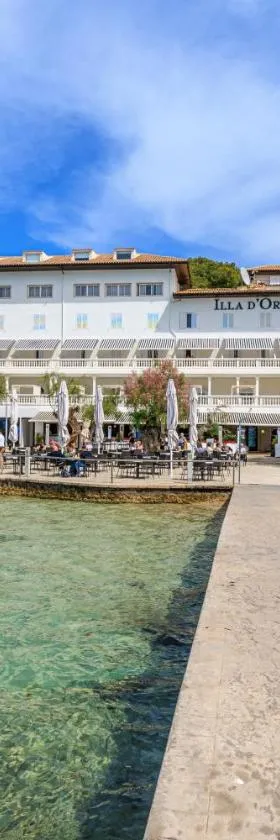 Hotel Illa d'Or & Club Apts 4* Sup，位于波连萨港的酒店