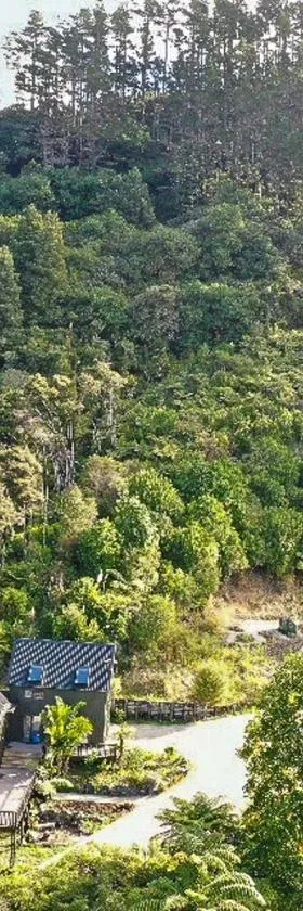 Matakana Retreat - Luxury Off Grid Lodge in Nature，位于马塔卡纳的酒店