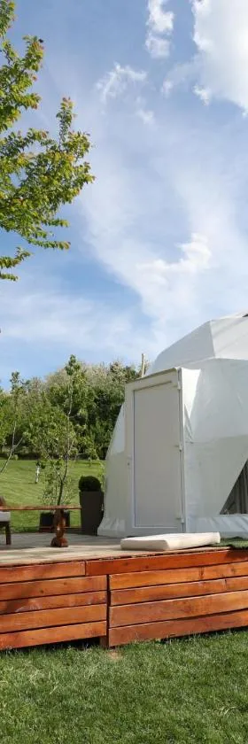 Glamping Beograd，位于Vranić的酒店