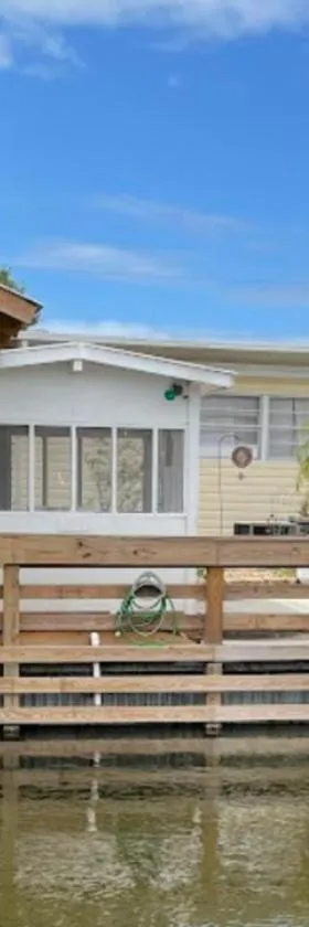Cabin on the Water，位于奥基乔比的酒店