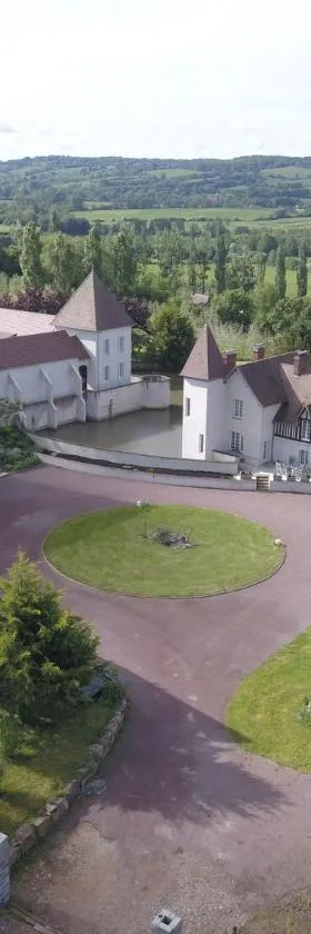 Domaine des Essarts，位于Lessard-et-le-Chêne的酒店