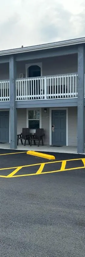 Village Inn Motel Rockport near Aransas Bay，位于罗克波特的酒店