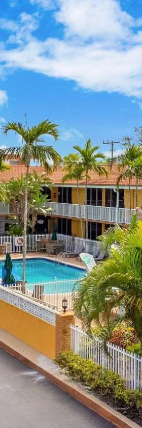 Quality Inn & Suites Airport-Cruise Port Hollywood，位于好莱坞的酒店