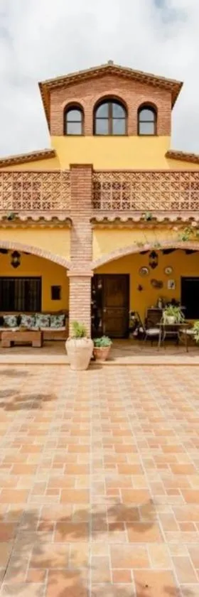 Masia Castellvi B&B，位于Vinyols i els Arcs的酒店