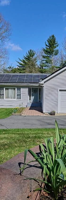 Spacious Catskills Serenity nearby Delaware River Gap w Game Rm Pet Friendly and Fenced Yard，位于Glen Spey的酒店