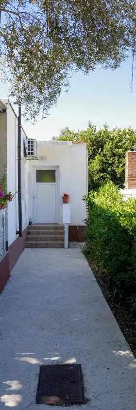 Studio Apartment Maršić，位于泽斯特拉格的酒店