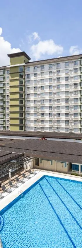 Studio Unit Near IT Park, SM and Ayala with Pool, Balcony and Fast Wifi，位于曼达维市的酒店