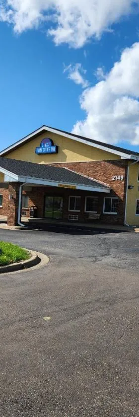 Twin Cities Inn, Mounds View，位于Mounds View的酒店