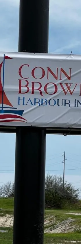 Conn Brown Harbour Inn，位于阿兰瑟斯帕斯的酒店