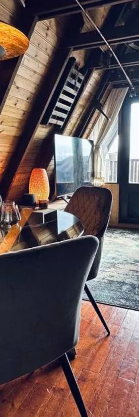 Cozy Cabin in Stunning Nature - Borgarfjordur，位于Staðarhús的酒店