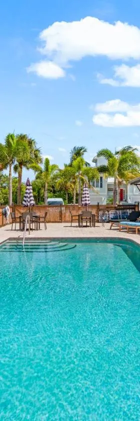 Haley's at Anna Maria Island Inn，位于霍姆斯海滩的酒店
