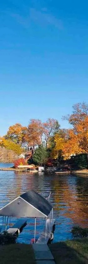 Lake Studio Casita，位于亚克朗的酒店