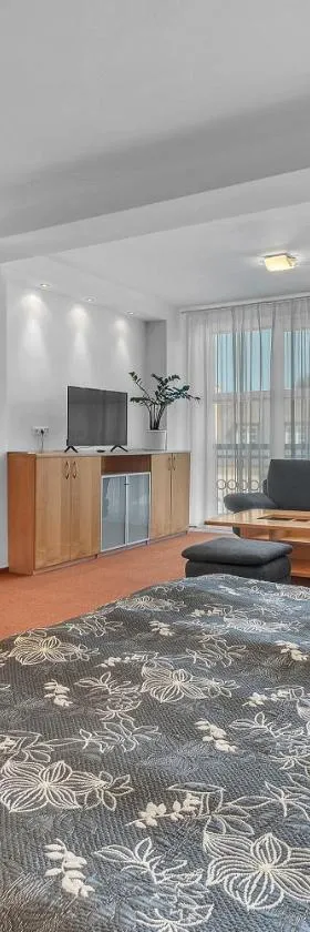 Hotel Za Vodou，位于拉贝河畔皇宫镇的酒店