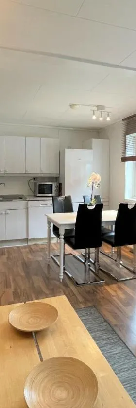Lassiebyn 10 Entire Apartment with Parking & Kitchen，位于布拉纳斯的酒店