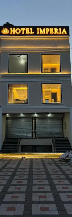 Hotel imperia，位于克勒尔的酒店