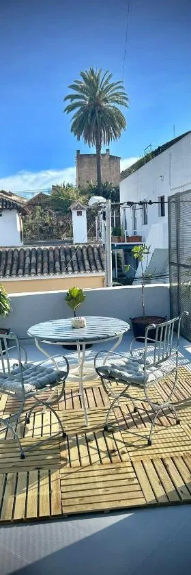 Plaza de la fuente Granadilla de Abona Tenerife sur Only Adults con terraza privada，位于格拉纳迪利亚德亚沃纳的酒店
