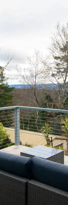 Big quiet enclave amazing views，位于温特沃斯瀑布的酒店