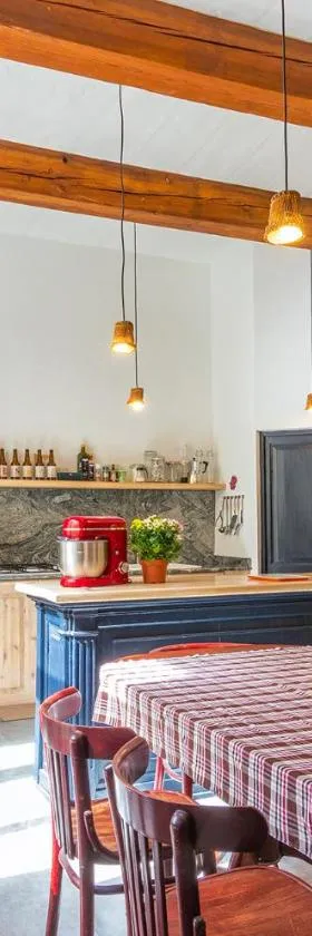 Casa Felini - Homestay，位于纳杜尔的酒店