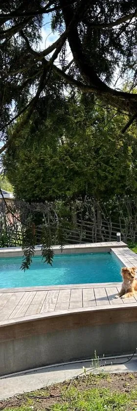 Ground floor apartment near the sea, golf, lake, and forest，位于Hovås的酒店