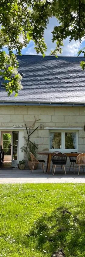 Chambres d hôtes avec Piscine et Spa La Folière Saumur，位于Villebernier的酒店