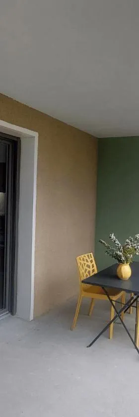Appartement avec terrasse LO du Lac - Paladru，位于Paladru的酒店