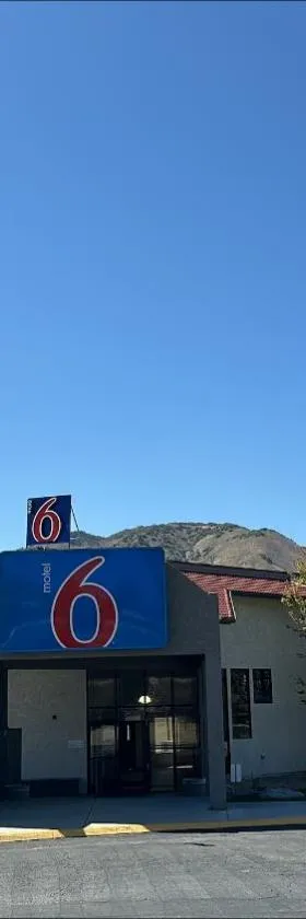 勒贝克6号汽车旅馆，位于Lebec的酒店