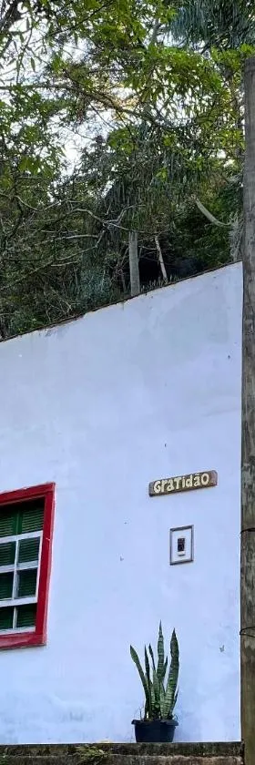 Chalé na floresta com varanda，位于欧鲁普雷图的酒店