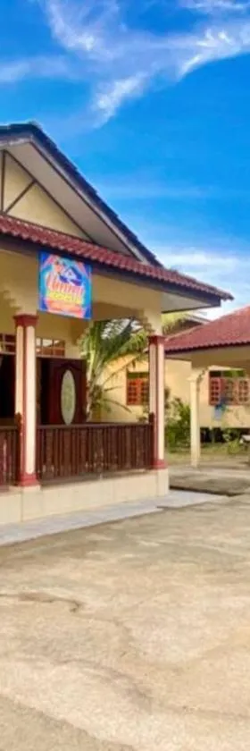 UMMI HOMESTAY Manir KT，位于瓜拉丁加奴的酒店