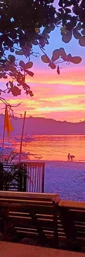 Seaside Cabin Bucana，位于Locaroc的酒店