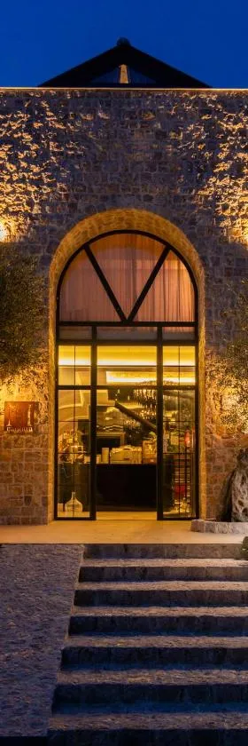 MASHTRA - The Olive House，位于乌尔齐尼的酒店