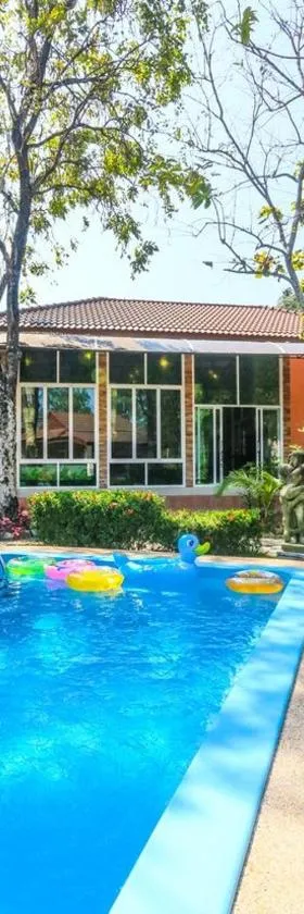 Phalaburi resort by dreamhouse，位于Ban Phala的酒店