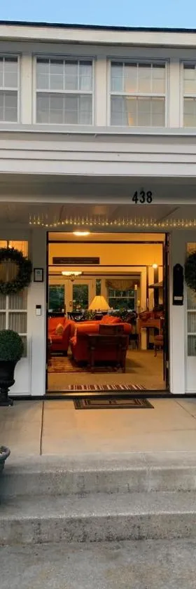 Bayberry Inn B&B and Oregon Wellness Retreat，位于阿什兰的酒店