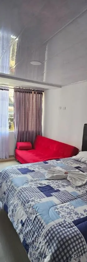HOTEL BIG BEN MALAGA SANTANDER，位于Málaga的酒店