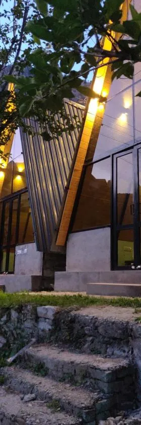La Familia Kasol，位于卡索尔的酒店