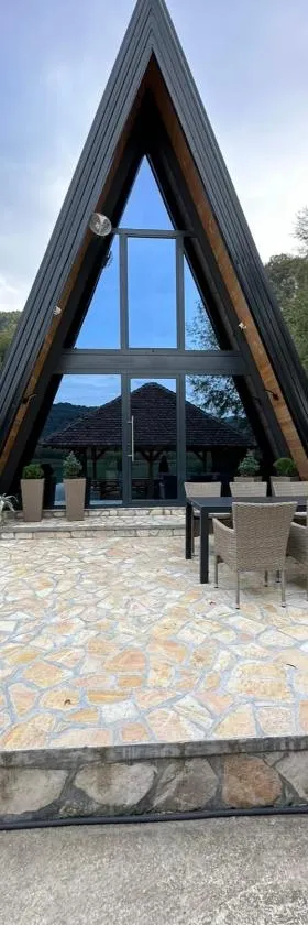 Vikendica Peric Zelinje，位于Drinjača的酒店