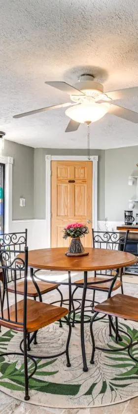 Cozy Conesus Vacation Rental Near Wineries and Lake!，位于Conesus的酒店