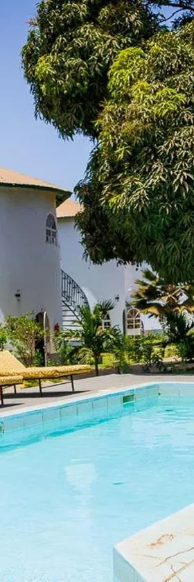 Afro Garden Hotel，位于Sere Kunda的酒店