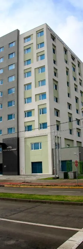 奇廉迭戈阿尔马格罗酒店，位于奇廉的酒店