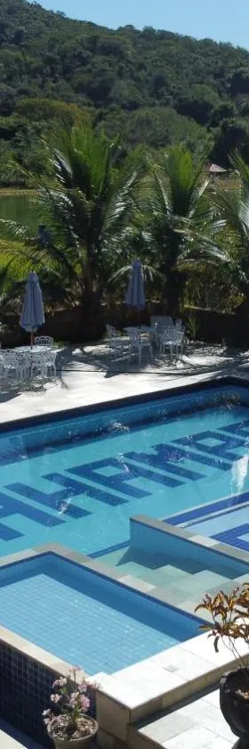 Pousada de Campo Estância Bahamas，位于皮雷诺波利斯的酒店