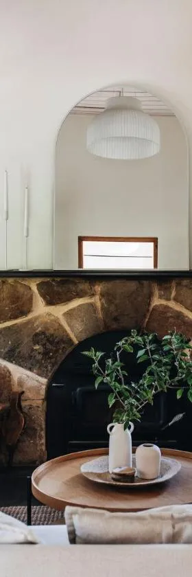 Secluded Stone Cottage perfect for Couples Escape - Waterfalls，位于Basket Range的酒店