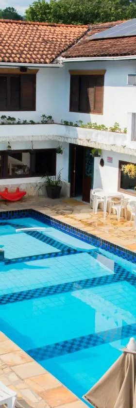Hotel Halloween Inn Penedo，位于佩尼多的酒店