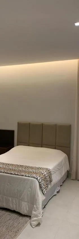 Lima suítes aconchegantes próxima a Capitólio e Canastra，位于皮乌米的酒店