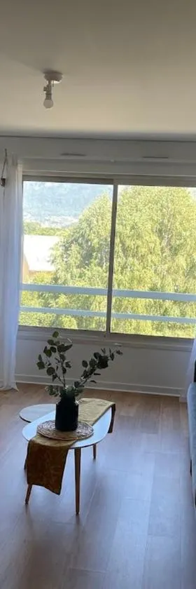 Entre lac et montagnes 47m²，位于勒伯吉特杜拉克的酒店