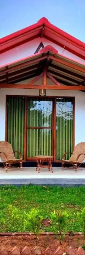 Wild Waves Kumana Safari & Surf Resort Hotel - Panama Near Arugam Bay，位于Panama的酒店