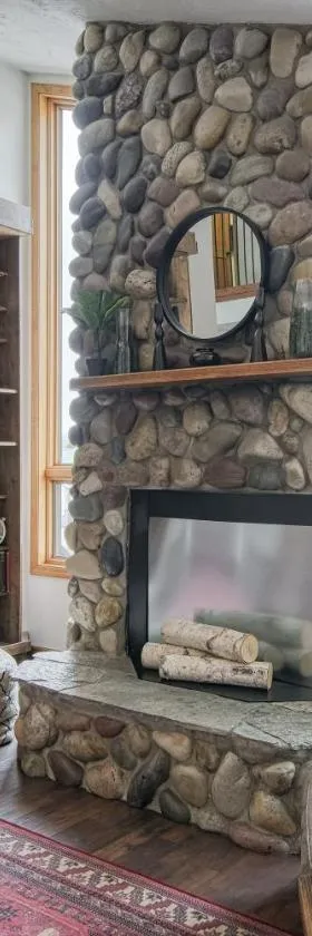 Wapiti View 6-Bedroom Cabin 28mins to Yellowstone，位于艾兰帕克的酒店